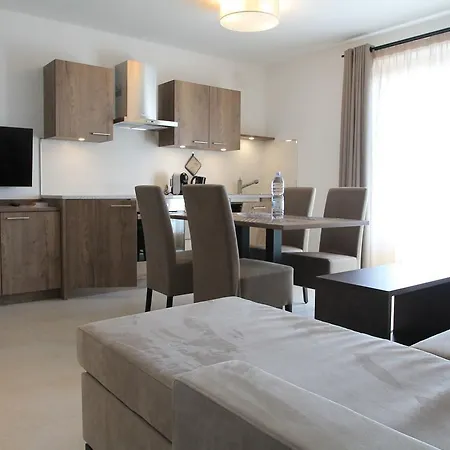 Blu Moon 1 Apartment *